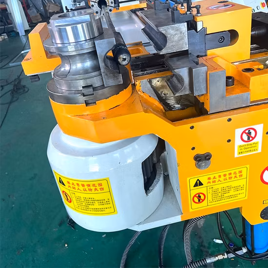 Cintreuses de tuyaux et de tubes Machine à cintrer les tubes